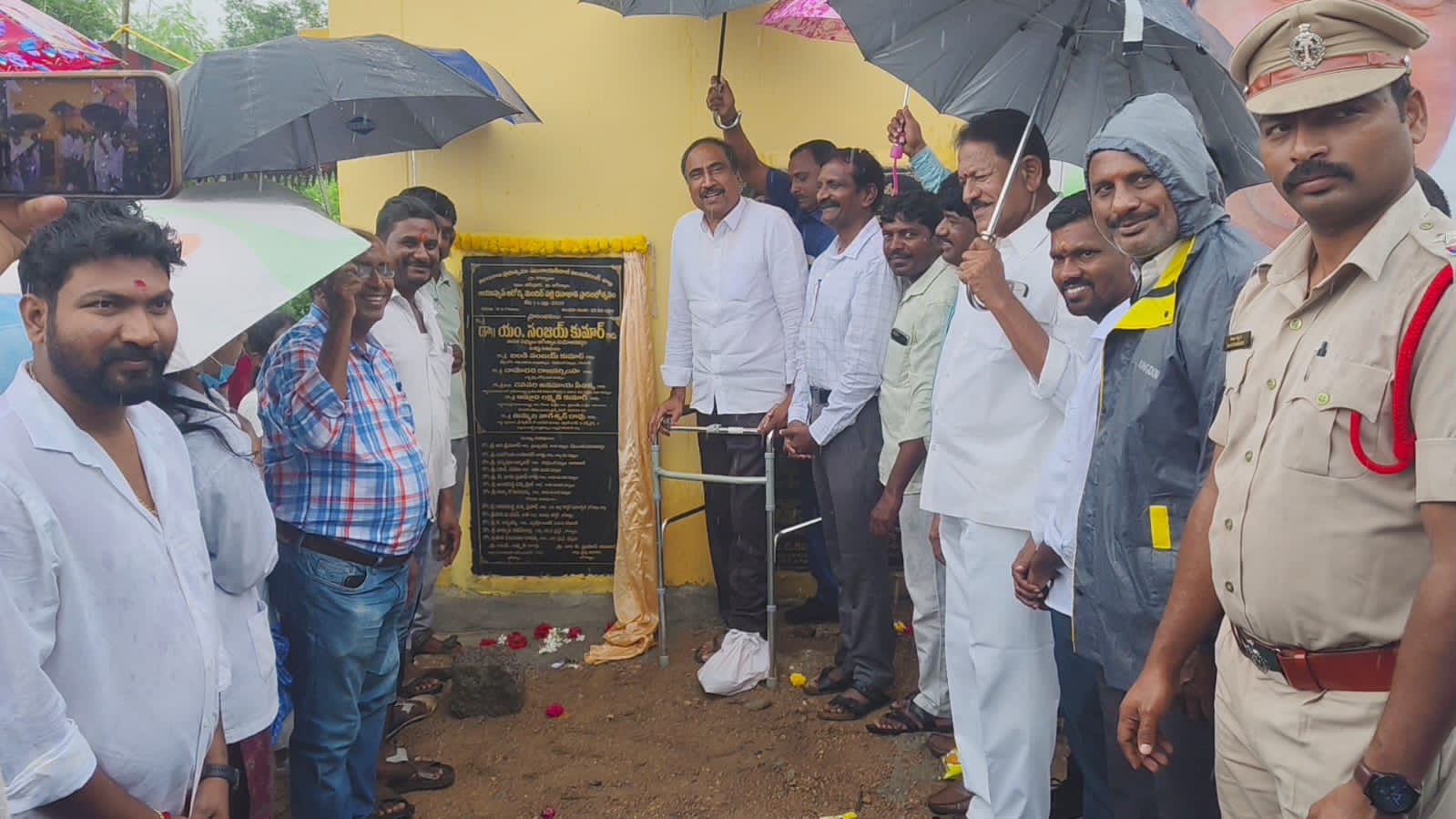 అభివృద్ధికి నిరంతరం కృషి