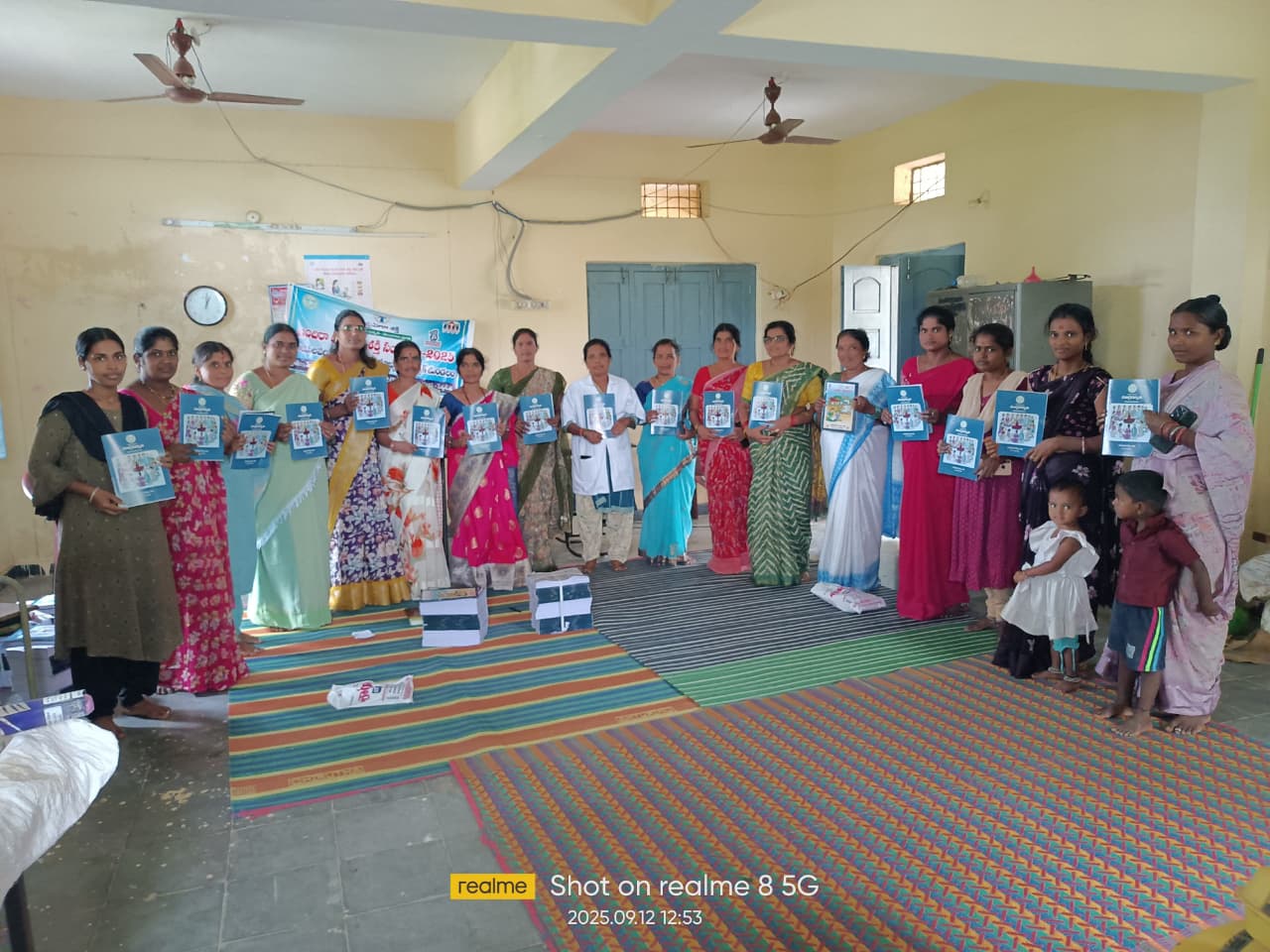 ఉల్లాస్ అనే కార్యక్రమంలో చదువురాని మహిళలకు చదువు నేర్పించే కార్యక్రమం