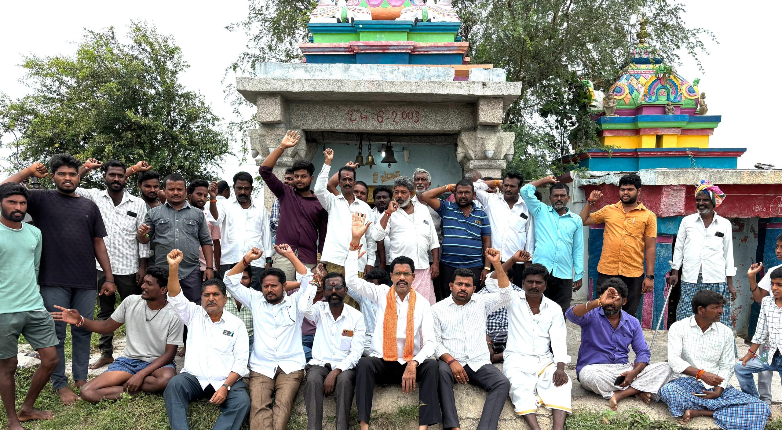 జిల్లా లో హిందూ దేవాలయాలపై రక్షణ కరువు