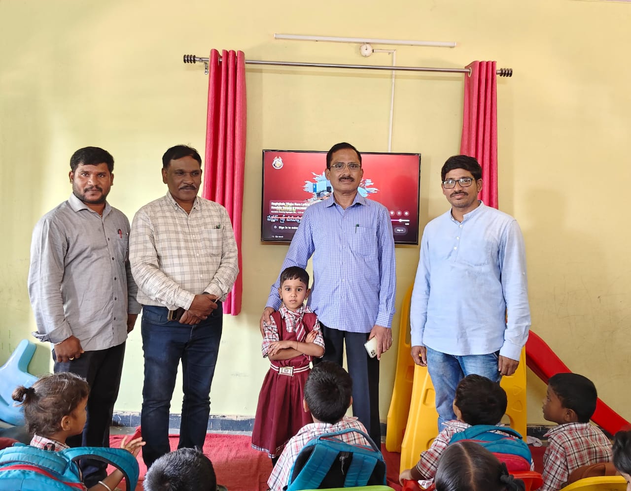 చిన్నారి మాయ నృత్యంనకు మంత్రముగ్ధులైన జిల్లా విద్యాధికారి శ్రీనివాస్ రెడ్డి