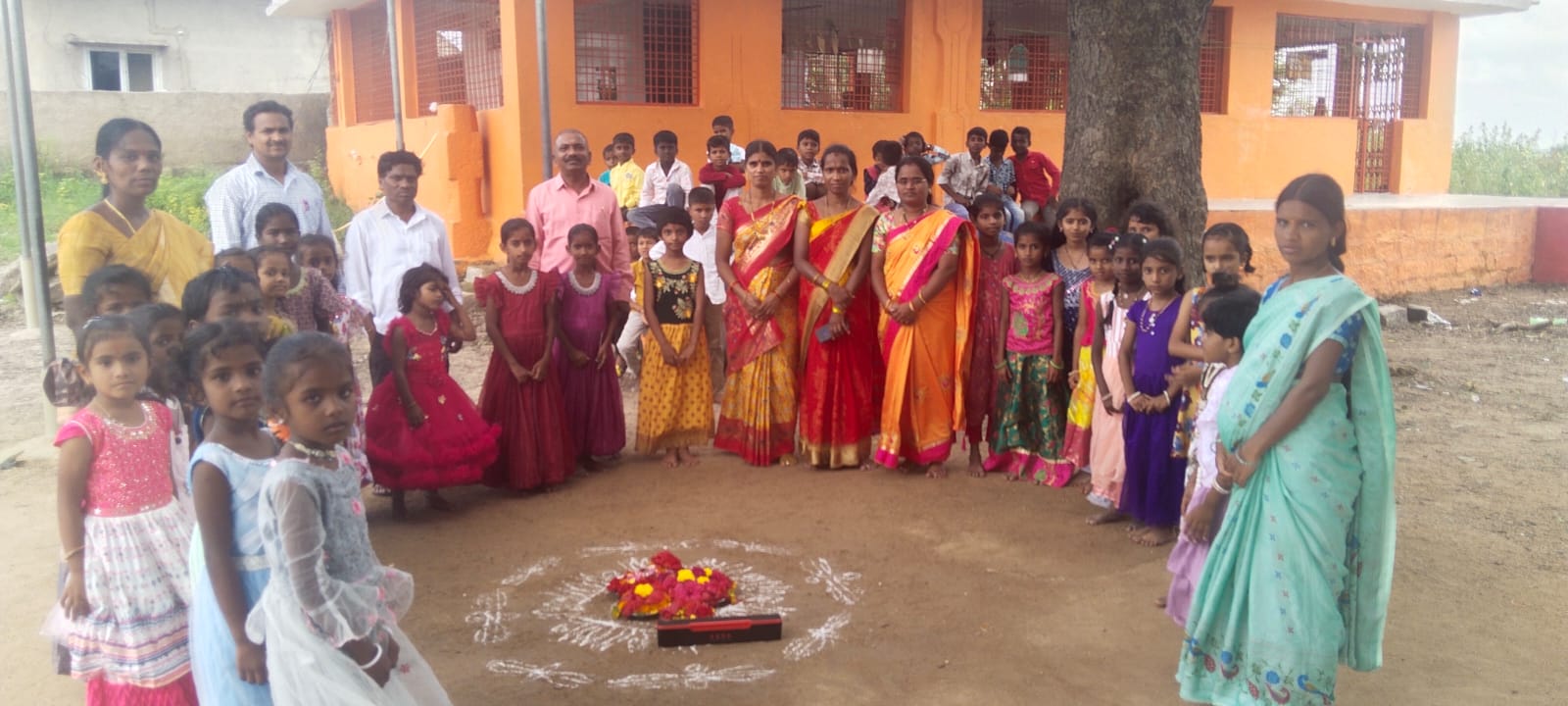 చతుర్వేద టాలెంట్ స్కూల్లో సాంప్రదాయ బతుకమ్మ ఉత్సవాలు