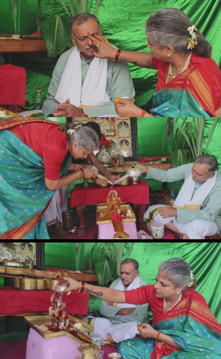 .శ్రీ అన్నపూర్ణ దేవిగా భక్తులకు దర్శనమిచ్చిన దుర్గామాత..