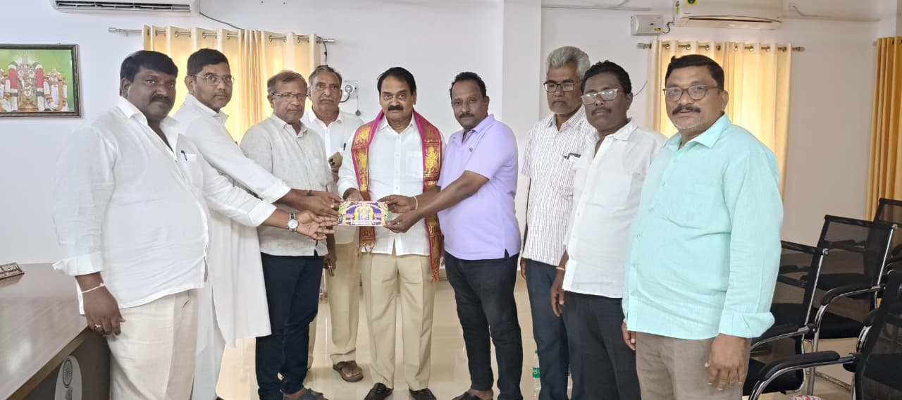 దసరా ఉత్సవాలకు ఎంపీపీకి ఆహ్వానం