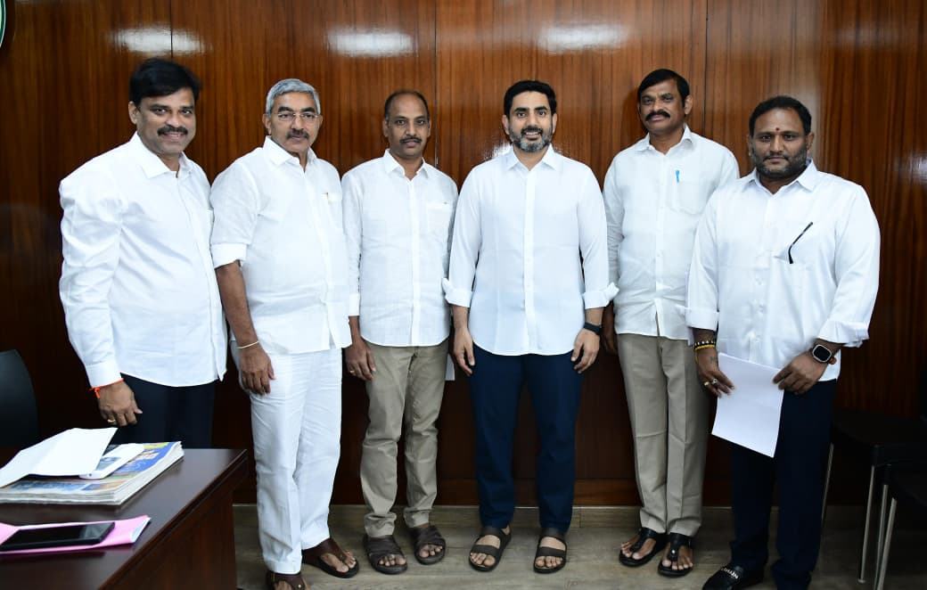 మంత్రి నారా లోకేష్ దృష్టికి సమస్యలు