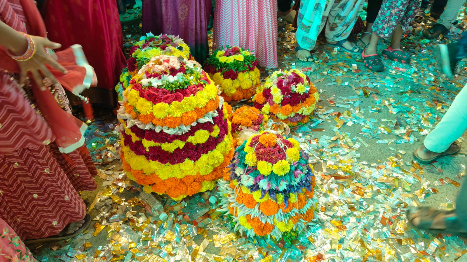 అమీన్పూర్లో అంగరంగ వైభవంగా బతుకమ్మ సంబరాలు