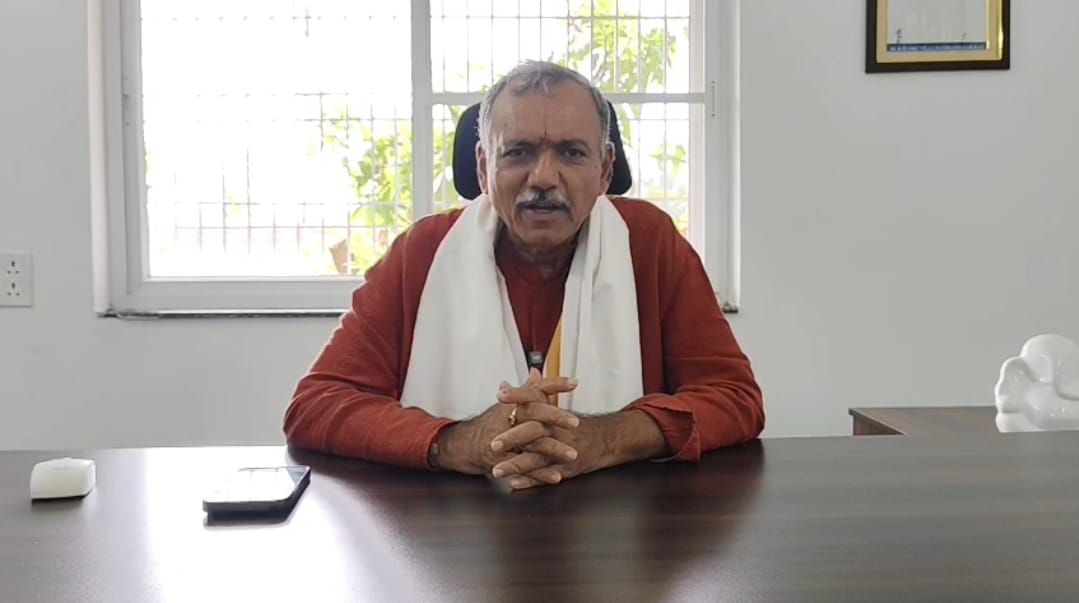 మహిళలకు ఇస్తానన్న బతుకమ్మ చీరలెక్కడ…?మాజీ ఎమ్మెల్యే గండ్ర