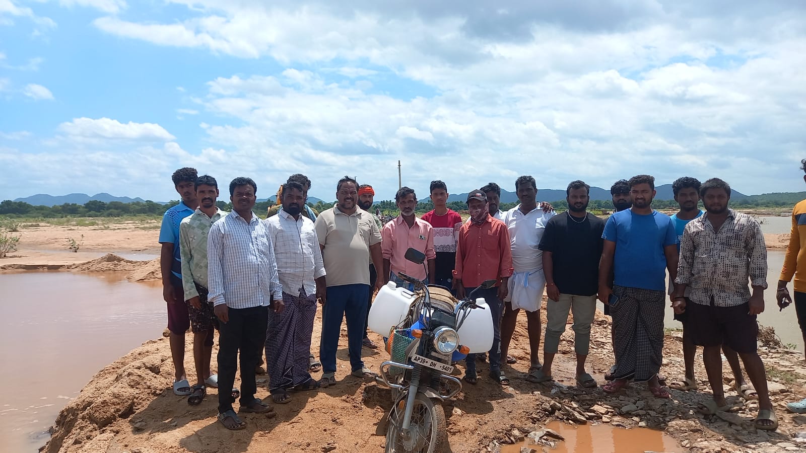 టంగుటూరు ఓబిలి రహదారికి మరమ్మతులు చేపించిన మేడా