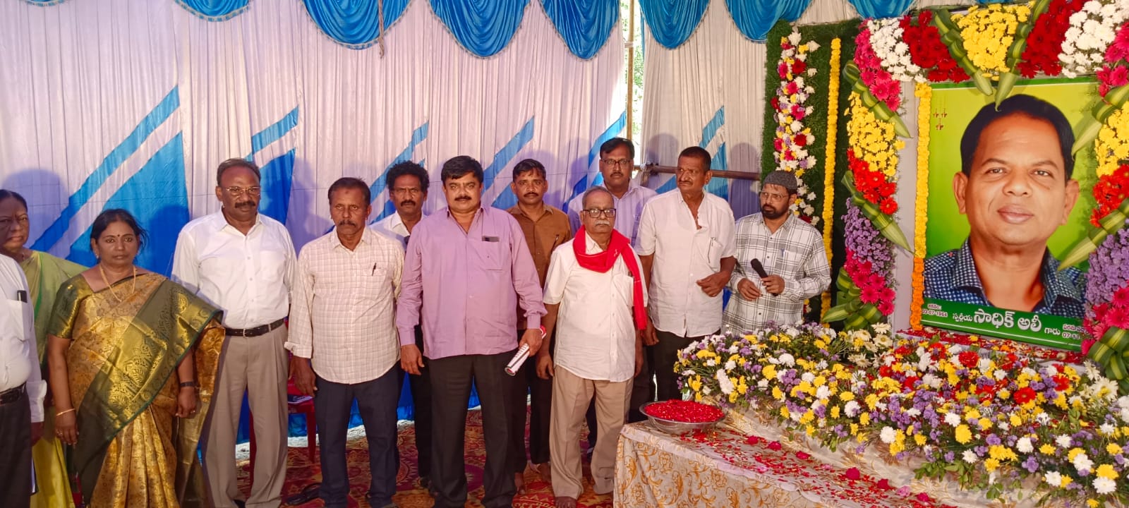 తోపుడు బండి సాదిక్ అలీ సేవలు చిరస్మరణీయం