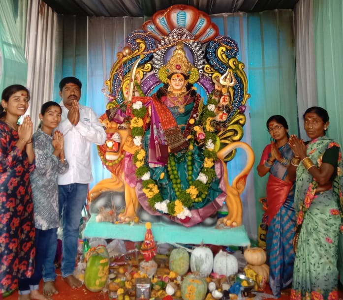 విశ్వ మానవాళి శాంతి కోసం కురిమెల్ల శంకర్ పూజలు