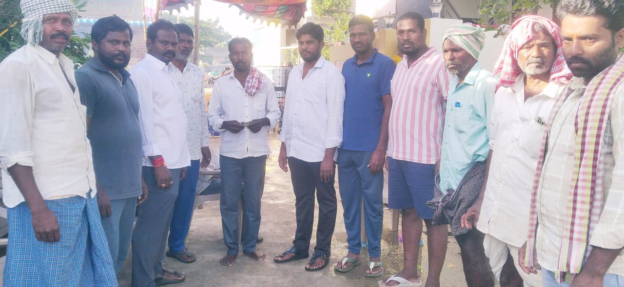 మృతుడి కుటుంబానికి ఆర్ధిక సహాయం అందజేసిన మేకల కనకయ్య ముదిరాజ్