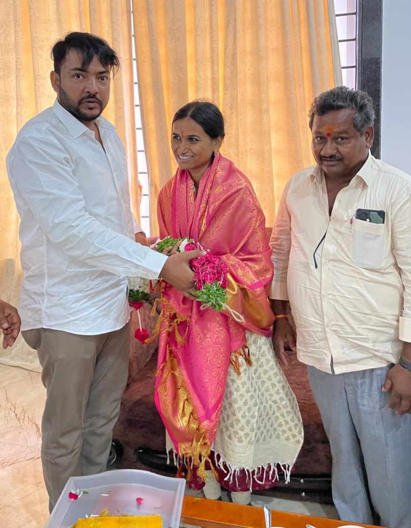 సమాజంలో ప్రత్యేకత,ఉన్నత విలువలు,గౌరవం పొందాలంటే చదువొక్కటే మార్గమని మరోసారి నిరూపించిన అఖిల:-మాజీ TSIDC చైర్మన్ మొహమ్మద్ తన్విర్