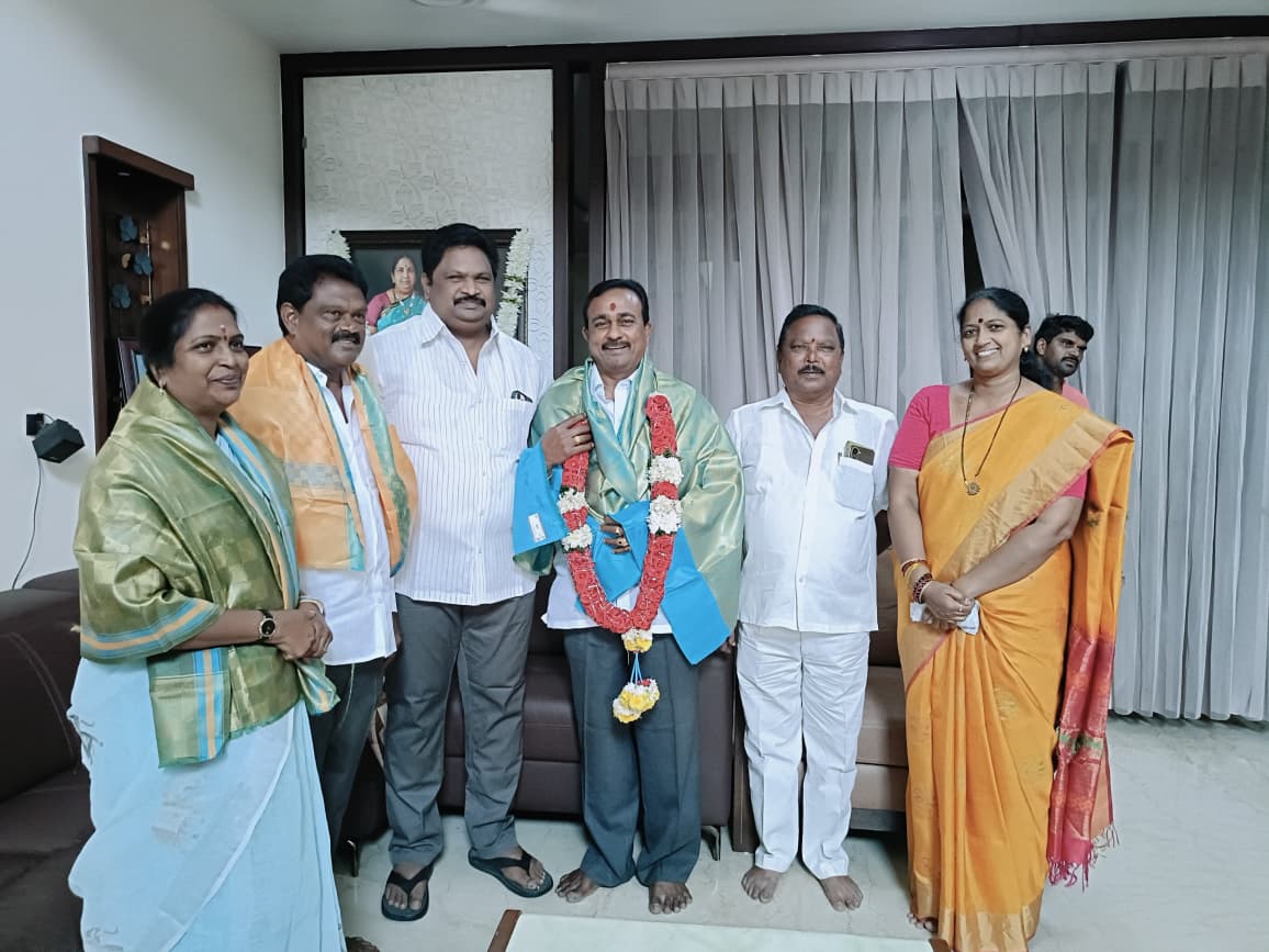 పితానిని అభినందించిన చిర్ల