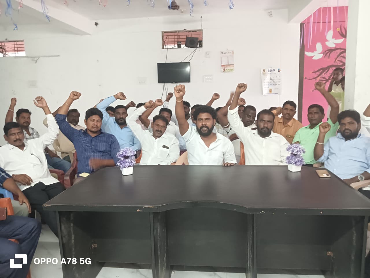 పార్టీ అభ్యర్ధుల గెలుపునకు కృషి చేయాలి