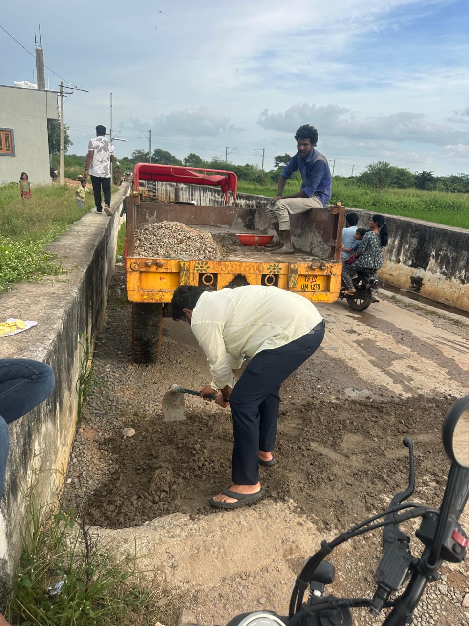 తప్పిన వాహనదారుల తిప్పలు