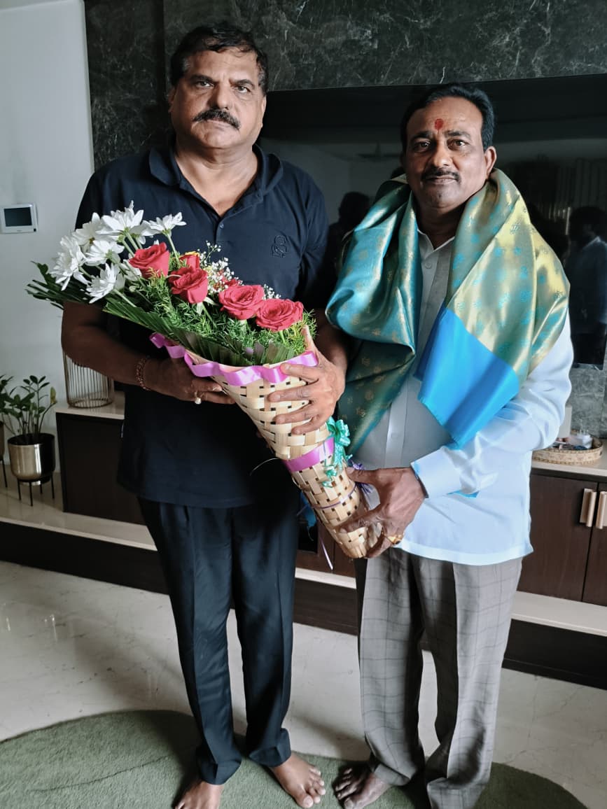 బొత్స సత్యనారాయణ మర్యాదపూర్వకంగా కలిసిన పితాని