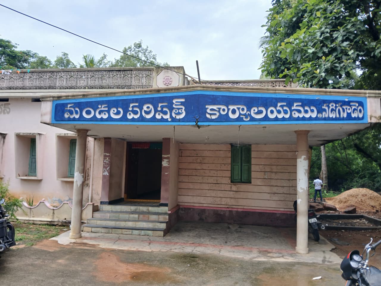 నడిగూడెంలో ‘గెలుపు గుర్రాల’ వేట