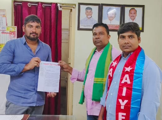 గిరిజన శాఖ మంత్రి రాజీనామా చేయాలి.గిరిజన సమాఖ్య డిమాండ్.రాష్ట్ర సహాయ కార్యదర్శి బి. శ్రీను నాయక్.