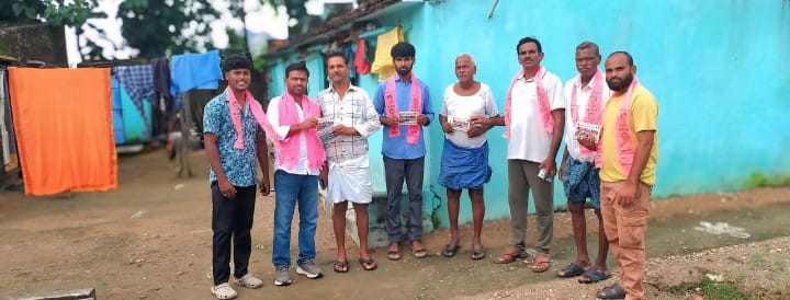 కొత్తగట్టు సింగారం గ్రామంలో బిఆర్ఎస్ పార్టీ ఆధ్వర్యంలో కాంగ్రెస్ బాకీ కార్డుల పంపిణీ: