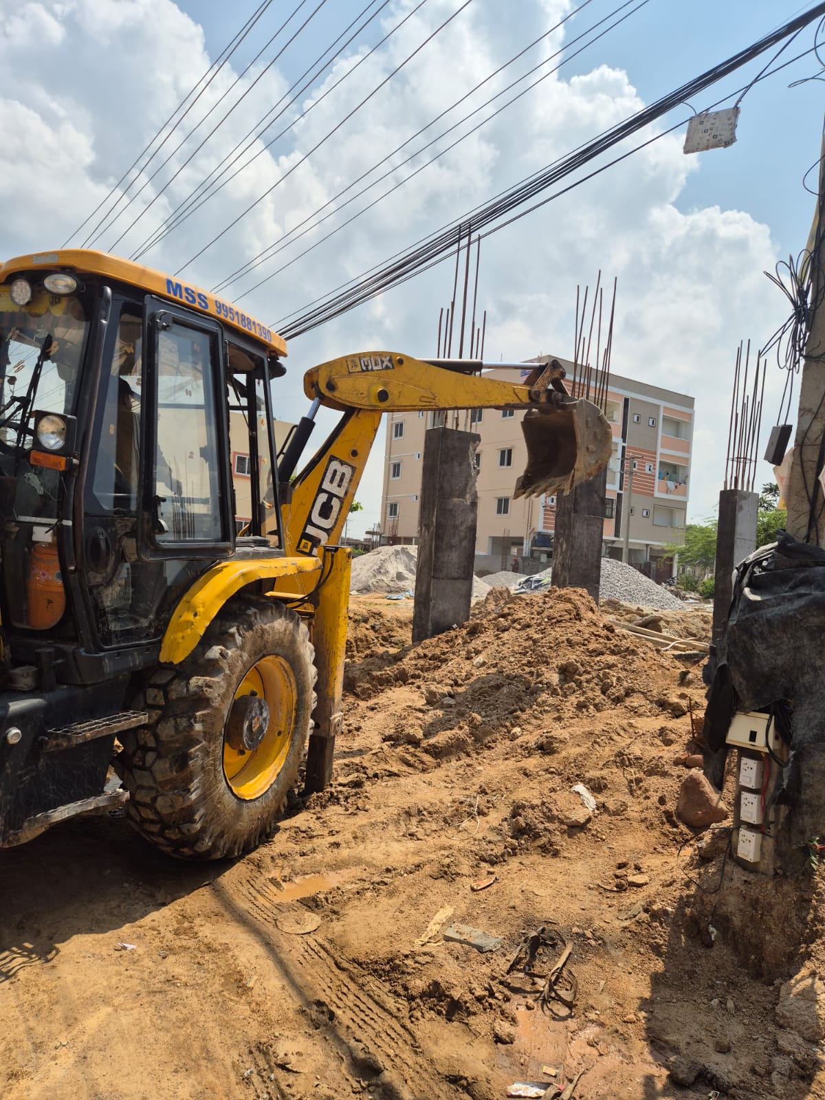 ఇంద్రేశం మున్సిపాలిటీలో అక్రమ నిర్మాణాలపై కొరడా రువ్విన మున్సిపల్ అధికారులు