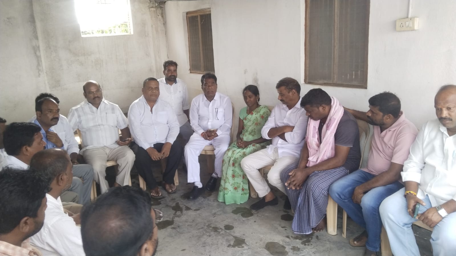 మాజీ ఎంపీపీ గంగాధరి సంధ్యా రవీందర్ ను పరమశించిన దుబ్బాక ఎమ్మెల్యే కొత్త ప్రభాకర్ రెడ్డి