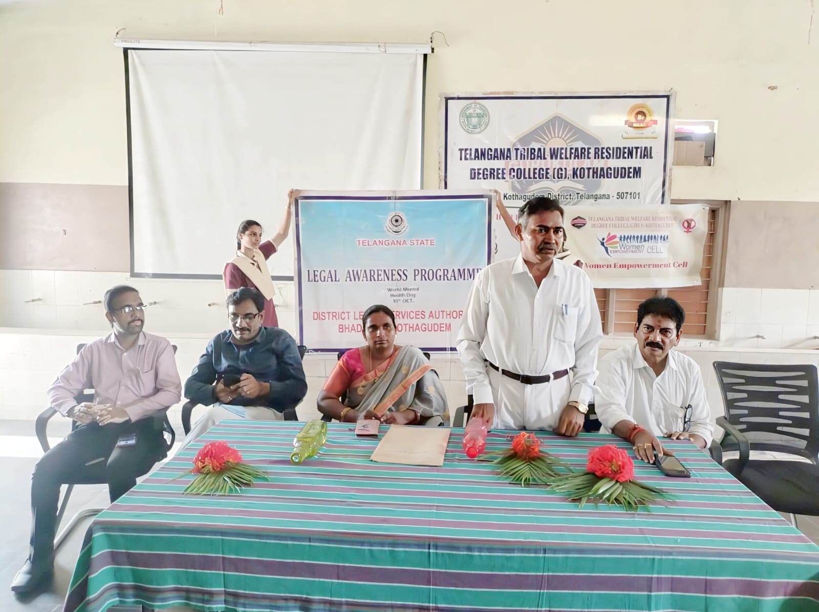 బాలికలు ఆత్మవిశ్వాసంతో ఎదగాలి