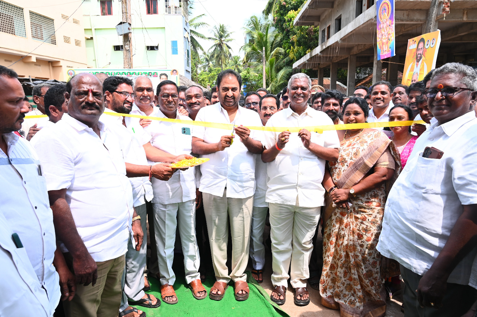 సిసి రోడ్ను ప్రారంభించిన ఎమ్మెల్యే దాట్లఅభివృద్ధికి అండగా ఉండాలి
