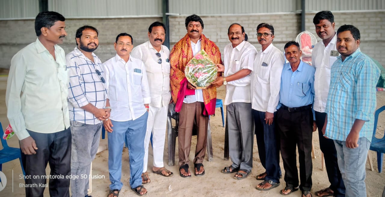 పొన్నాడ సతీష్ సతీష్ కుమార్ ని మర్యాదపూర్వకంగా కలిసిన మేడిద సుబ్బు