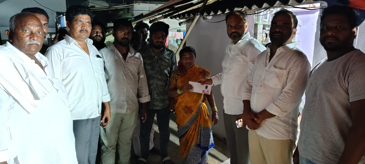 ఆపదలో ఉన్నవారికి ఆపన్న హస్తం బుసిరెడ్డి ఫౌండేషన్