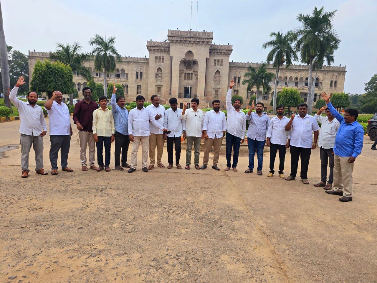 ఉస్మానియా యూనివర్సిటీ.హైదరాబాద్42% బీసీ ల రిజర్వేషన్ లసాధాన కై మరో ఉద్యమంనీ మద్దతిస్తున్న మహమ్మద్ ఇమ్రాన్బీసీ మైనారిటీ సంగారెడ్డి జిల్లా అధ్యక్షులు
