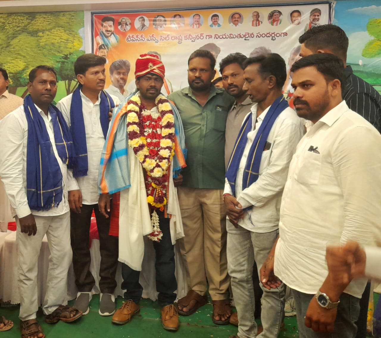 గద్దల రమేష్ ను సన్మానించిన సుజాతనగర్ మాదిగ ఐక్యవేదిక