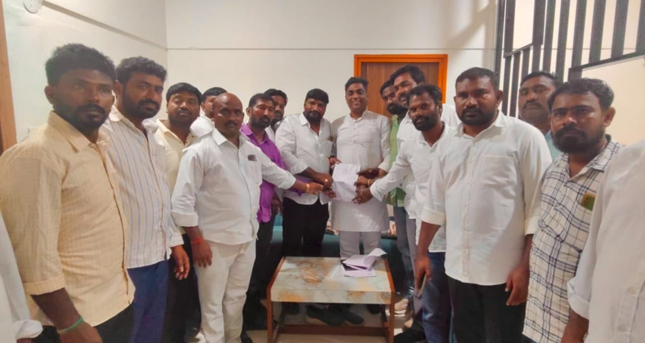 డీసీసీ అధ్యక్ష పదవి ఎస్సీలకి ఇవ్వాలి