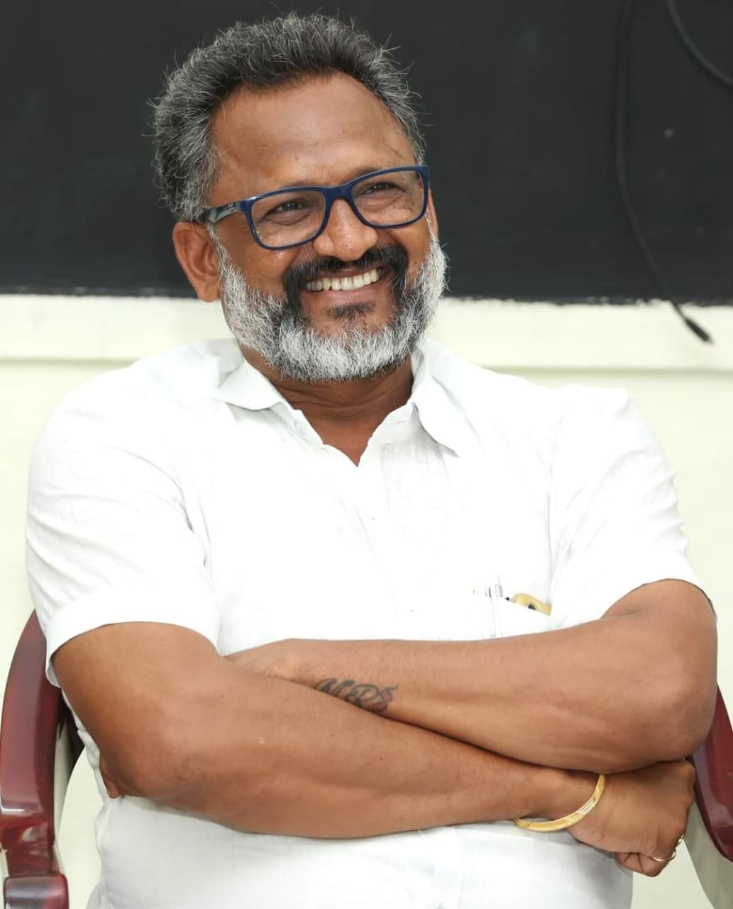 విదేశీ పర్యటనకు ఉత్తమ ప్రధానోపాధ్యాయుడు సుధాకర్ కు ప్రభుత్వము గ్రీన్ సిగ్నల్ పలువురు శుభాకాంక్షలు .