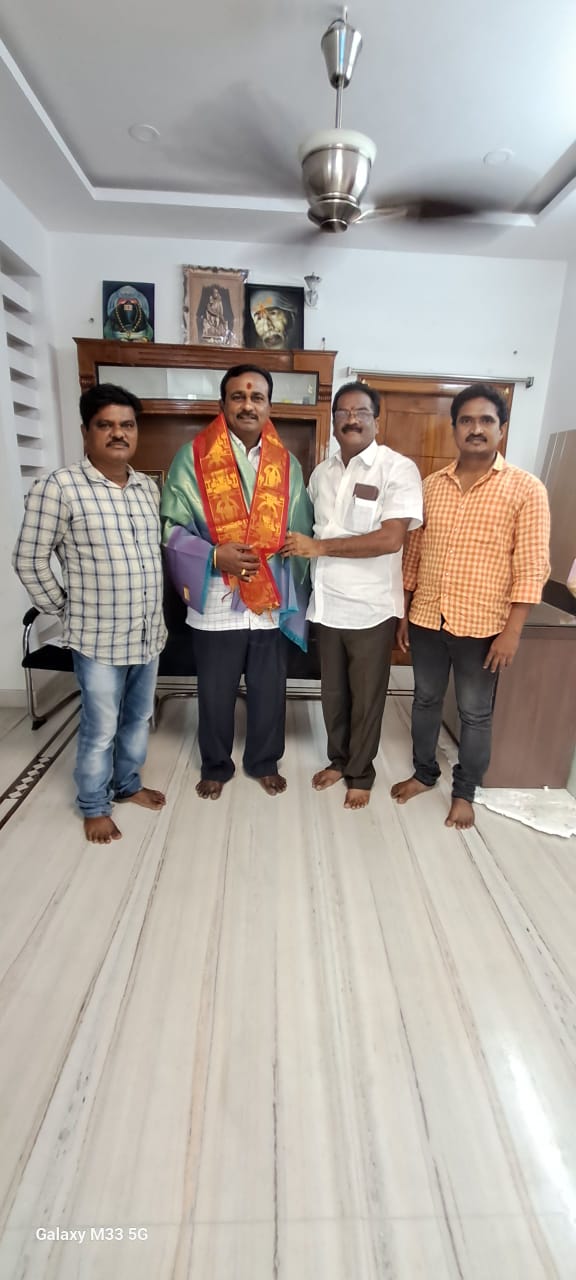 పితాని బాలకృష్ణ ఘనంగా సన్మానించిన వైయస్సార్ సీనియర్ నాయకులు