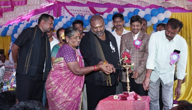 క్రీడా పోటీలను ప్రారంభించిన ఎమ్మెల్యే సుందరపు విజయ్ కుమార్