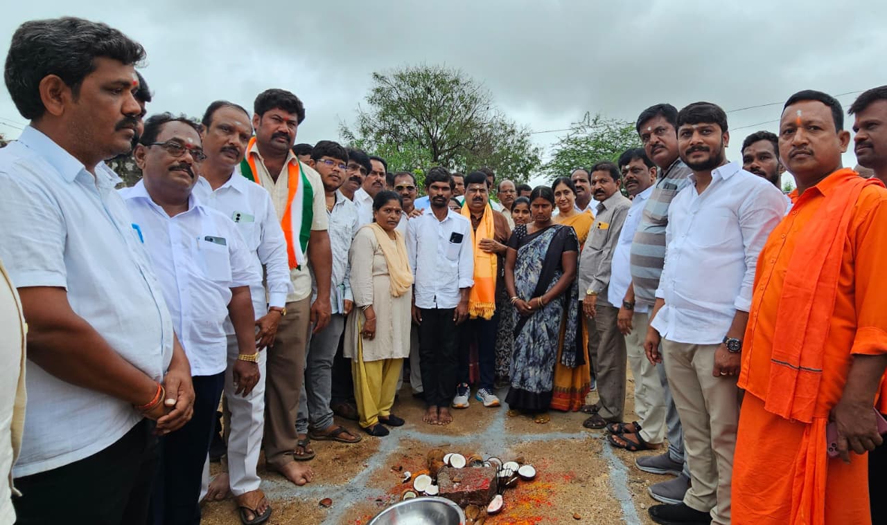 మార్నింగ్ వాక్ విత్ పీపుల్స్ లో బాగంగా గుడిపల్లి మండలం గుడిపల్లి గ్రామంలో దేవరకొండ ఎమ్మెల్యే బలునాయక్.