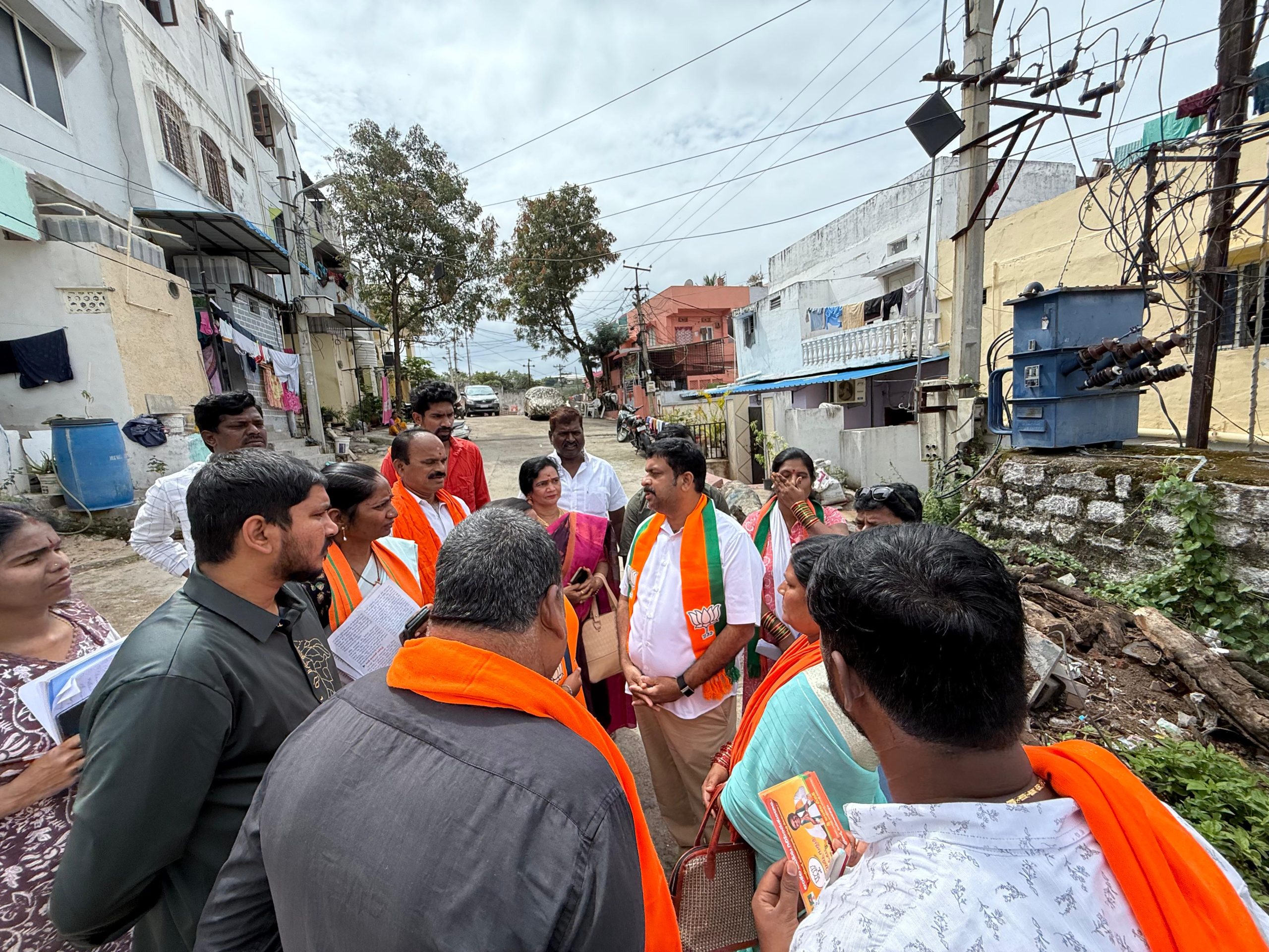 జూబ్లీహిల్స్ నియోజకవర్గ ప్రజలు బస్తీల అభివృద్ధి కోరుకుంటున్నారు – బిజెపి రాష్ట్ర కార్యవర్గ సభ్యులు వడ్డేపల్లి రాజేశ్వర్ రావు