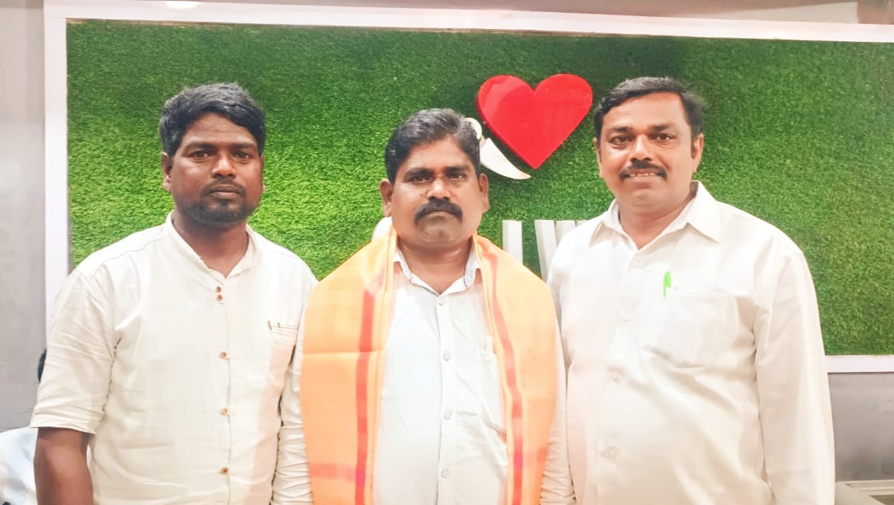 తెలంగాణ జన సమితి ఆధ్వర్యంలో తెలంగాణ జర్నలిస్టు యూనియన్ (టీజేయూ) జిల్లా అధ్యక్షుడు మరాఠీ కృష్ణమూర్తి కి ఘన సన్మానం