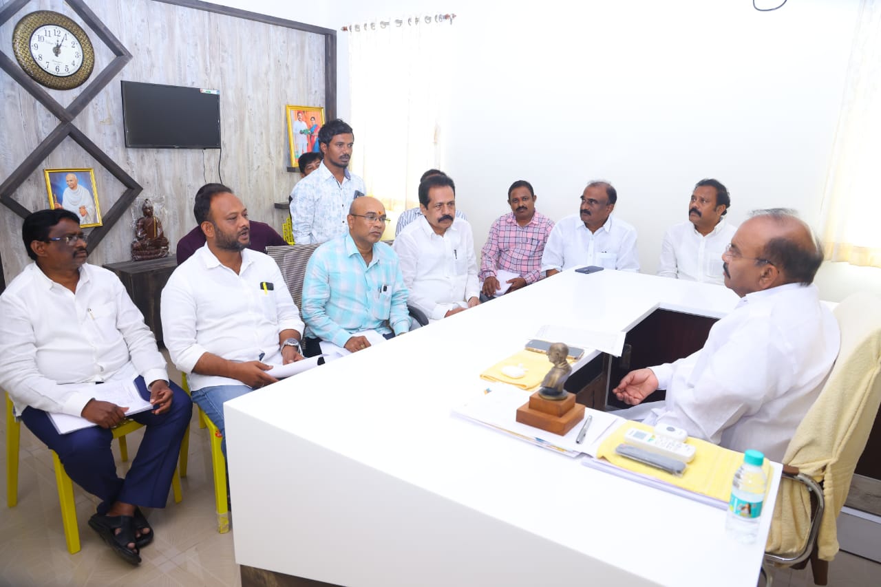 నవంబర్ 5 లోపు గ్రామీణ లబ్ధిదారుల్ని గుర్తించి వారి సొంతింటి కల నెరవేర్చండి మాజీమంత్రి ప్రత్తిపాటి