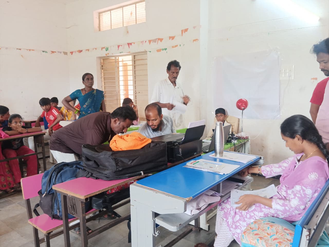 నాగిరెడ్డిపల్లి హైస్కూల్లో ప్రత్యక ఆధార్ కేంద్రం ఏర్పాటు