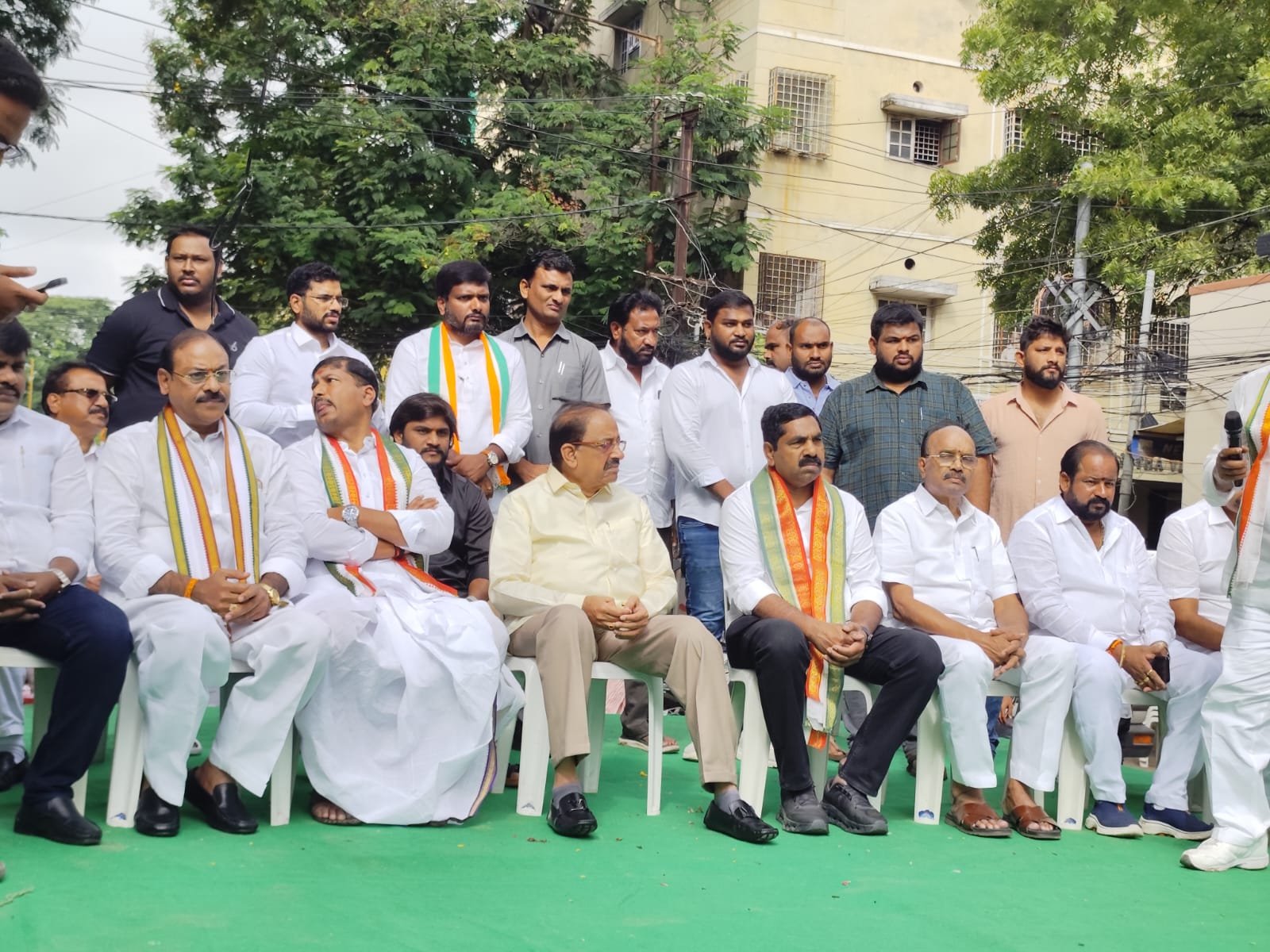 హైదరాబాదును గ్లోబ్ సిటీగా తీర్చిదిద్దేందుకు తెలంగాణ ప్రభుత్వం గట్టిగా కృషి చేస్తుంది. బండి రమేష్