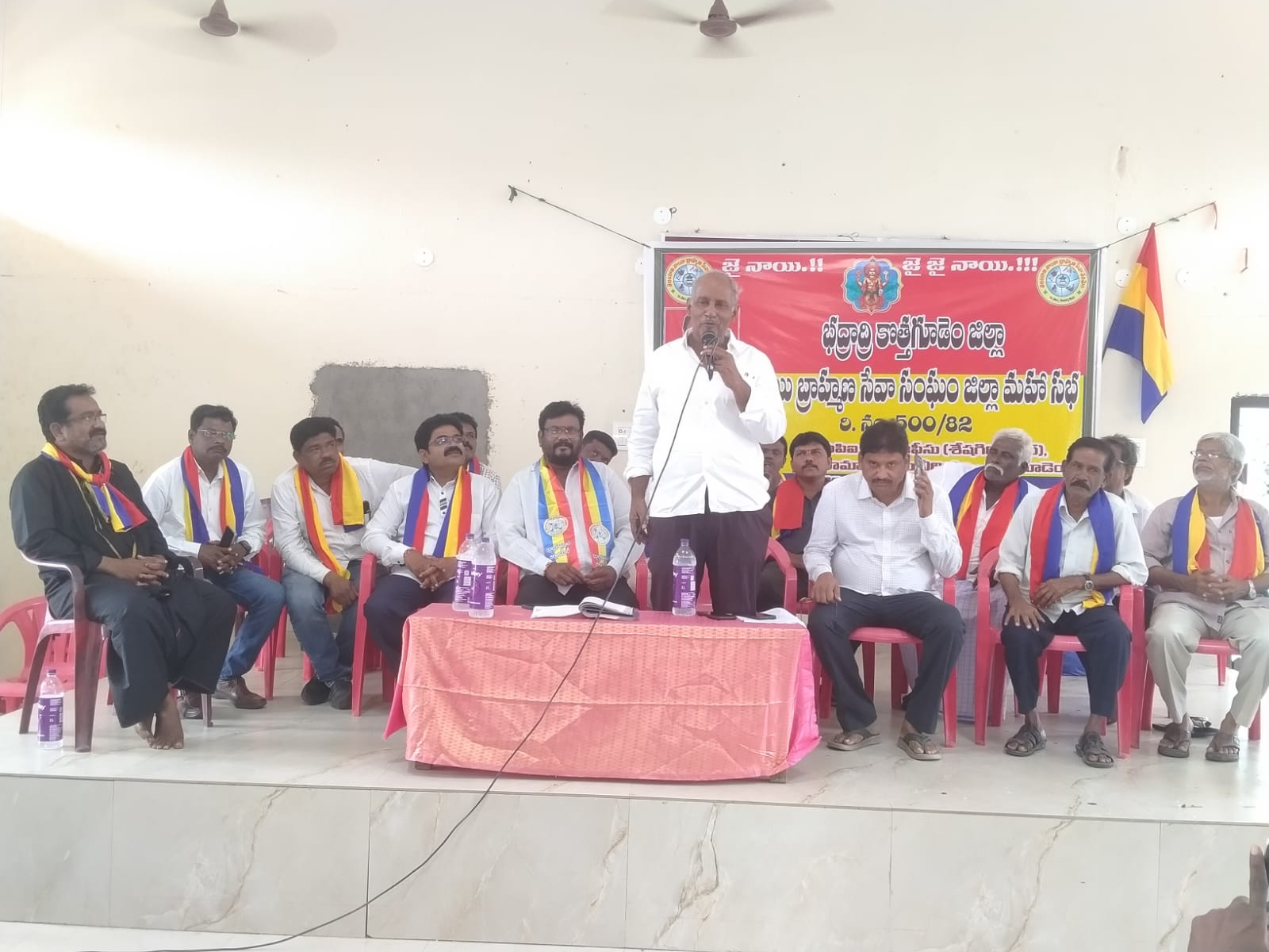 నాయి బ్రాహ్మణసంక్షేమ భవన నిర్మాణం కోసం ఎమ్మెల్యే ఫండ్ 25 లక్షల ప్రకటించిన కొత్తగూడెంశాసనసభ్యులు కూనంనేని,