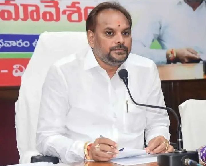 విద్యార్థుల తల్లిదండ్రులు ఆందోళన చెందవద్దు: జడ్పీ ఛైర్మన్
