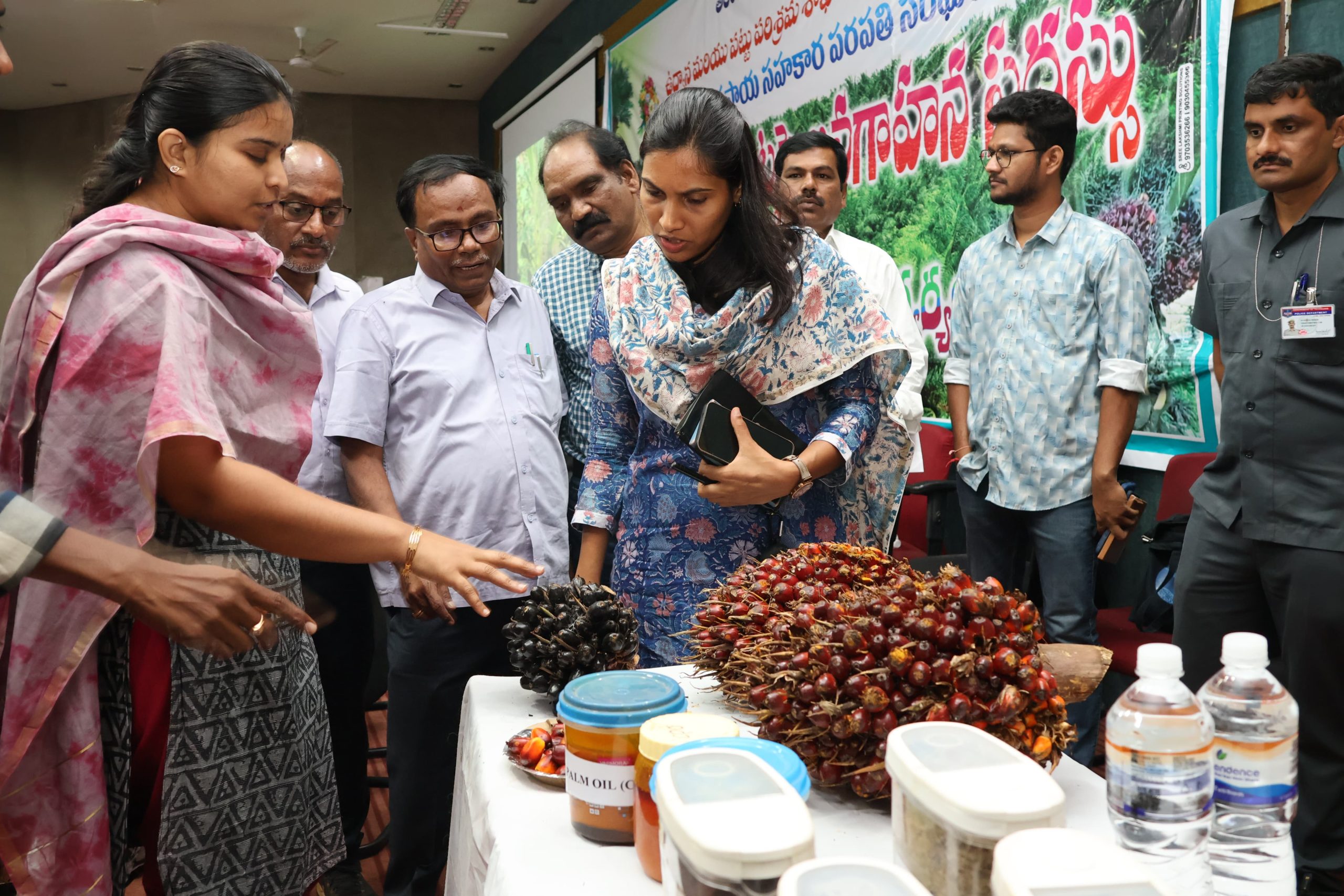 ఆయిల్ పామ్ సాగు కోసం ఐదేళ్లు కష్టపడితే జీవితాంతం లాభాలే: పి ప్రావీణ్య ,జిల్లా కలెక్టర్.