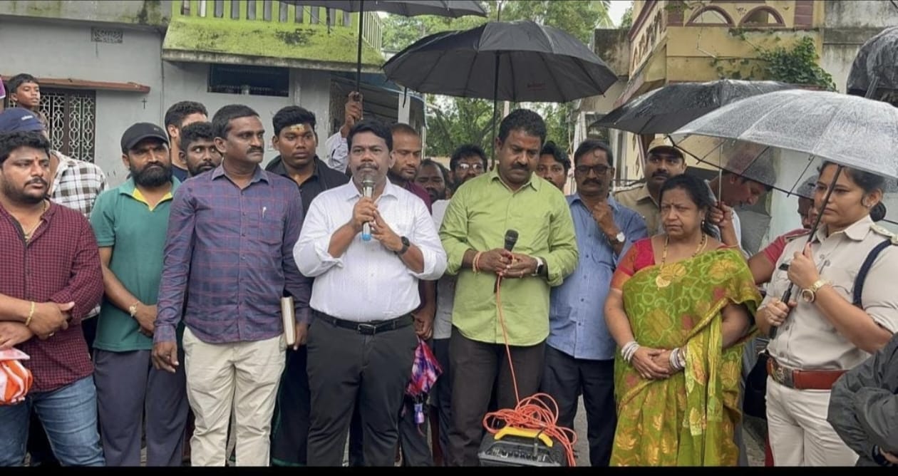 అంజయ్య కాలనీ శ్రీరామ్ నగర్ ప్రజలను పునరావాస కేంద్రాలకు తరలింపు