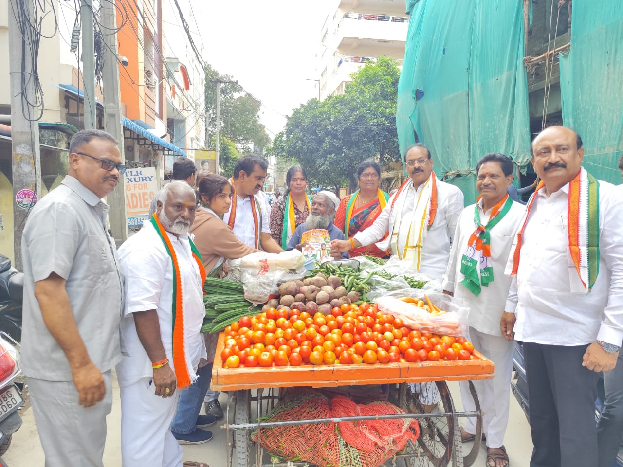 జూబ్లీహిల్స్ నియోజకవర్గం ఉప ఎన్నికల్లో కాంగ్రెస్ పార్టీ యాబై వేల ఓట్ల మెజారిటీతో గెలుస్తుంది. బండి రమేష్