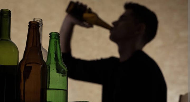 ఓట్ల కోసం మత్తు పదార్థాల ప్రోత్సహం, కేసులు పెడితే  విడిపిస్తామంటున్న నాయకులు