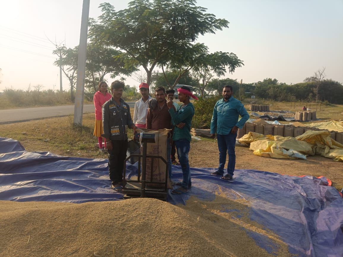 దళారుల నమ్మి మోసపోవద్దు