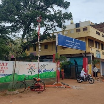 జహీరాబాద్ పట్టణంలో పరిశుభ్రత పరిరక్షణ కోసం మున్సిపల్ అధికారులు కఠిన చర్యలు చేపట్టారుసంగారెడ్డి జిల్లా ఇన్చార్జ్ బి వీరేశం