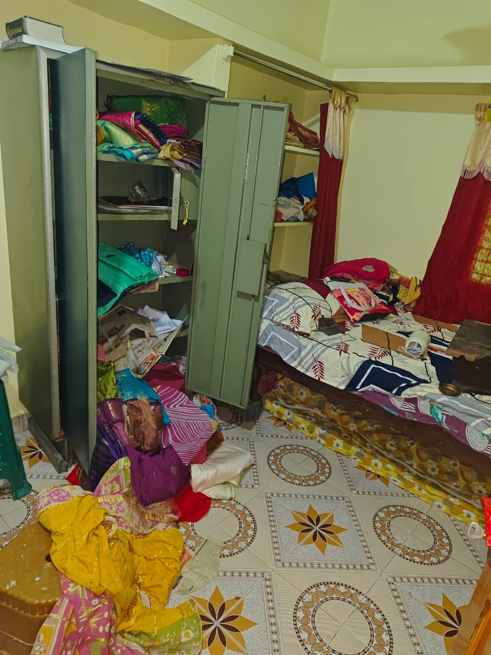 నాగులపల్లి లో చోరీ