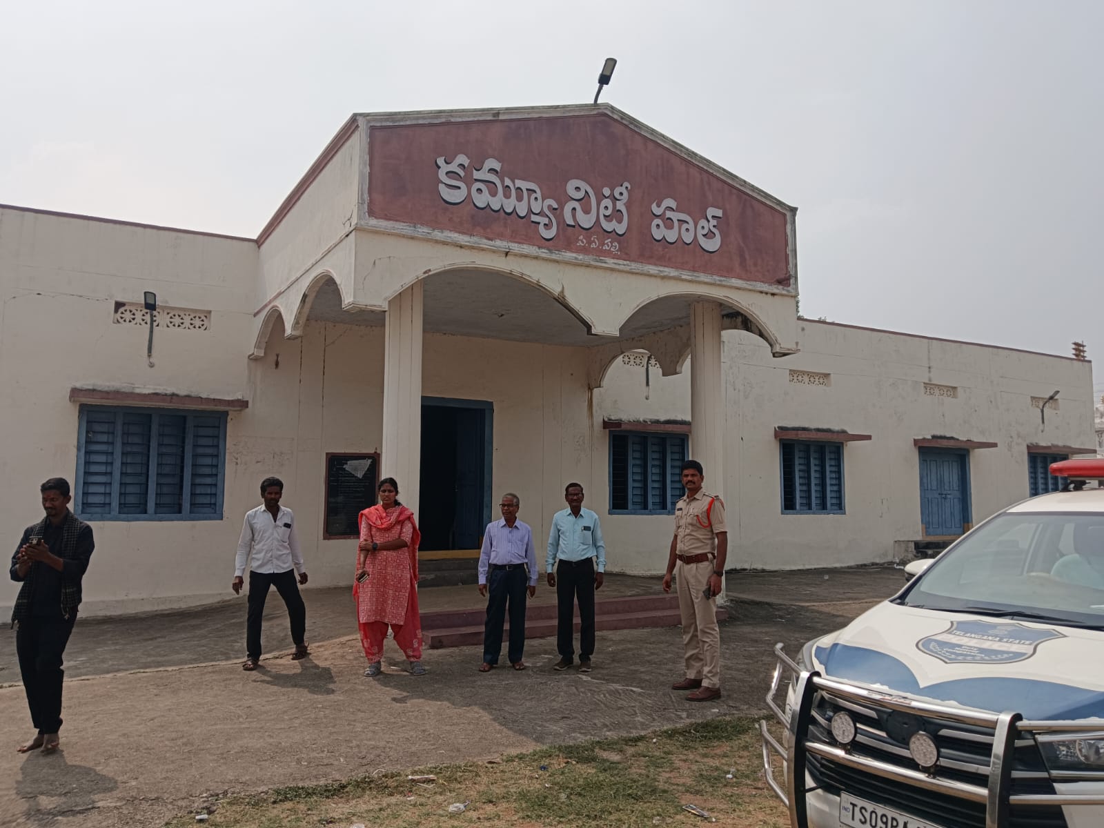 ఎలక్షన్ కి ముందస్తు గా కమ్యూనిటీ హాలు ను పర్యవేక్షణ చేసిన ఎంపిడిఓ చంద్రమౌళిపీ